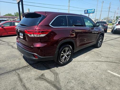 2019 Toyota Highlander LE