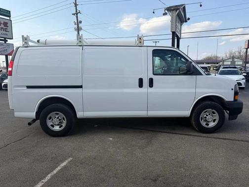 Summit White 2019 Chevrolet Express 3500 Work Van