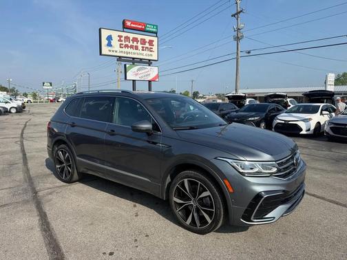 Platinum Gray Metallic 2022 Volkswagen Tiguan 2.0T SEL R-Line 4MOTION