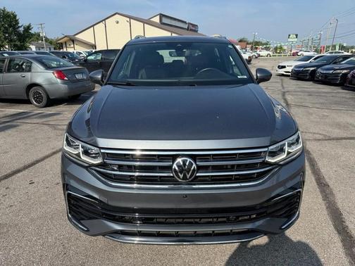 Platinum Gray Metallic 2022 Volkswagen Tiguan 2.0T SEL R-Line 4MOTION