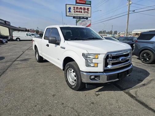 Oxford White 2017 Ford F-150 XLT