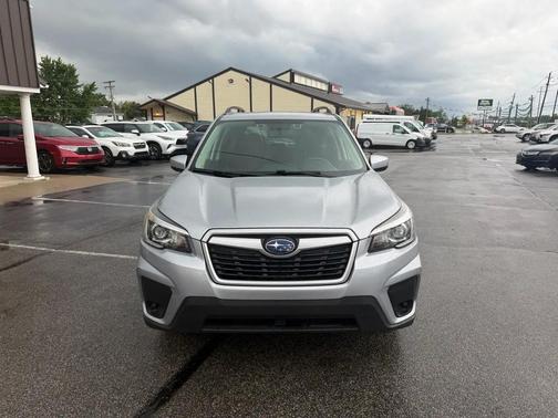 Ice Silver Metallic 2019 Subaru Forester Premium