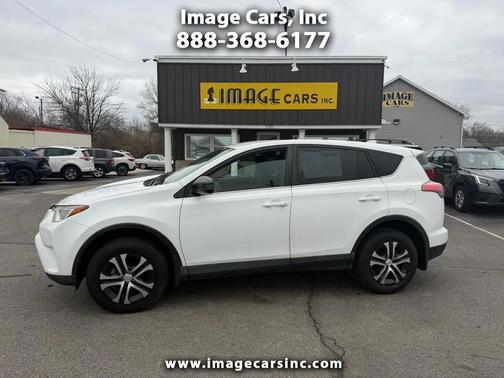 Super White 2018 Toyota RAV4 LE