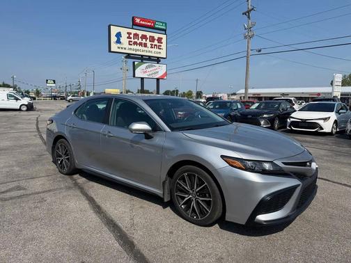 Celestial Silver Metallic 2024 Toyota Camry SE