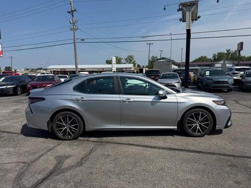 Celestial Silver Metallic 2024 Toyota Camry SE
