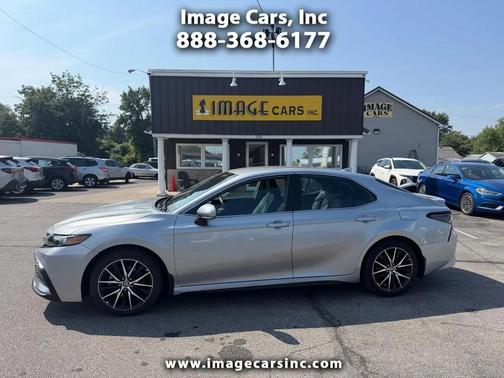 Celestial Silver Metallic 2024 Toyota Camry SE