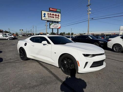 Summit White 2017 Chevrolet Camaro 1LT