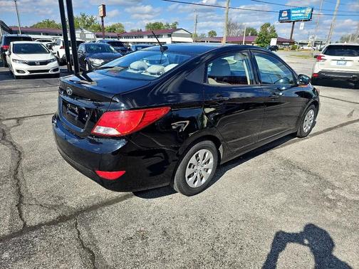 2016 Hyundai Accent SE