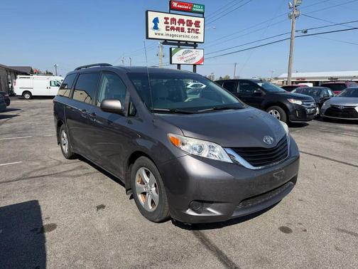 Predawn Gray Mica 2014 Toyota Sienna LE