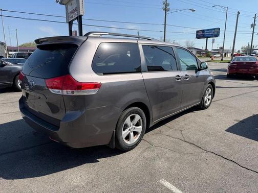 Predawn Gray Mica 2014 Toyota Sienna LE