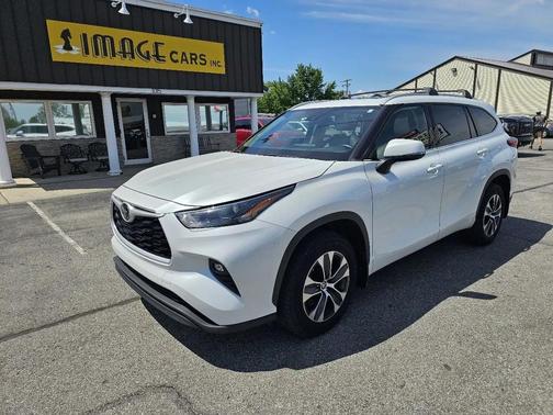 Wind Chill Pearl 2022 Toyota Highlander XLE