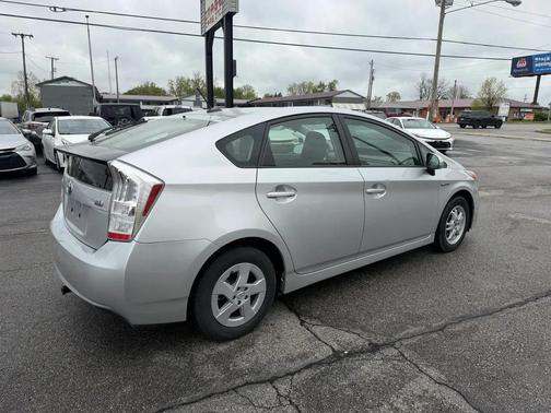 Classic Silver Metallic 2011 Toyota Prius III