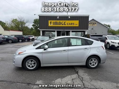 Classic Silver Metallic 2011 Toyota Prius III