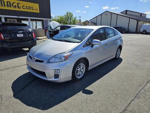 Classic Silver Metallic 2011 Toyota Prius III