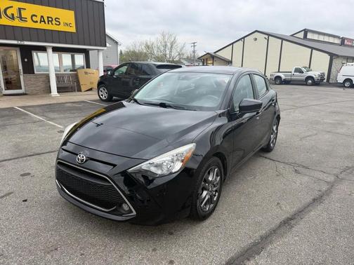 2020 Toyota Yaris Sedan XLE