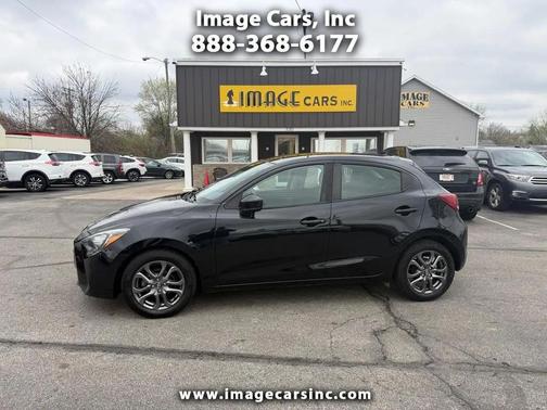 2020 Toyota Yaris Sedan XLE