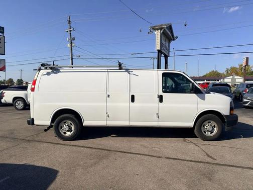 Summit White 2019 Chevrolet Express 2500 Work Van