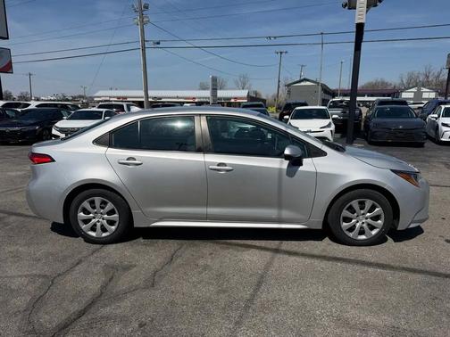 Classic Silver Metallic 2021 Toyota Corolla LE