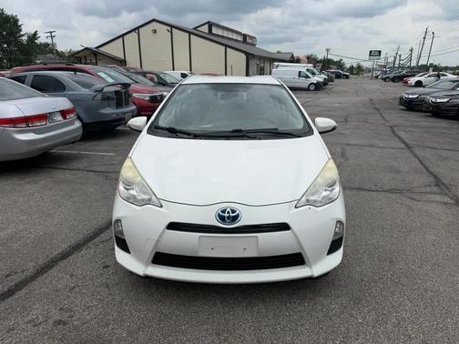 Pearl White 2012 Toyota Prius c Three