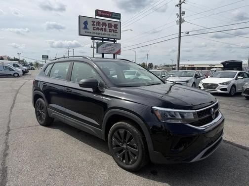 Deep Black Pearl 2022 Volkswagen Taos 1.5T S