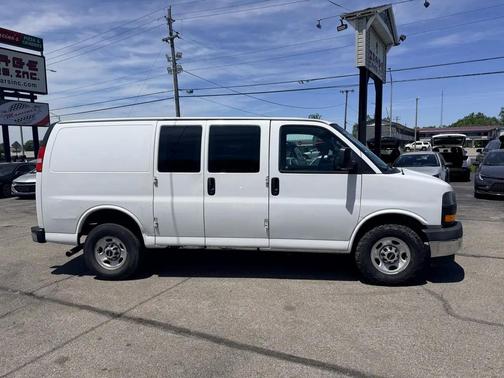Summit White 2019 GMC Savana 2500 Work Van