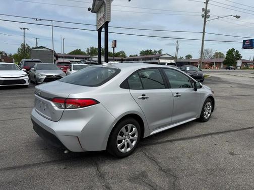 Classic Silver Metallic 2024 Toyota Corolla LE