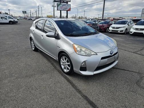 Classic Silver Metallic 2013 Toyota Prius c Three