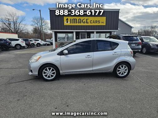 Classic Silver Metallic 2013 Toyota Prius c Three