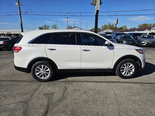 Snow White Pearl 2017 Kia Sorento LX