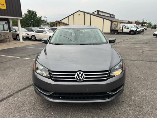 2012 Volkswagen Passat 2.5 SE