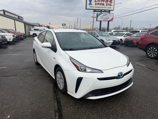 2021 Toyota Prius LE
