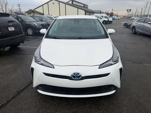 2021 Toyota Prius LE