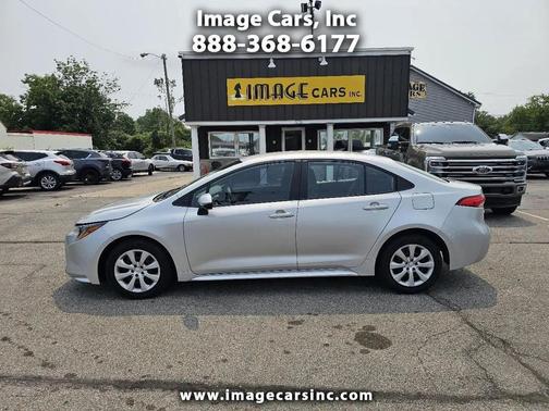 Classic Silver Metallic 2025 Toyota Corolla LE