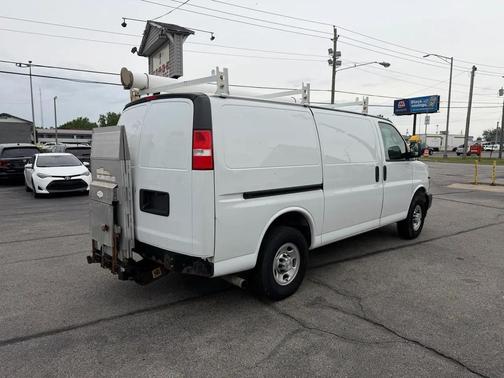 Summit White 2019 Chevrolet Express 3500 Work Van