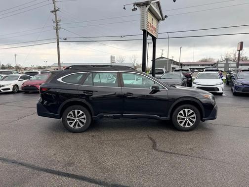 Crystal Black Silica 2021 Subaru Outback Base