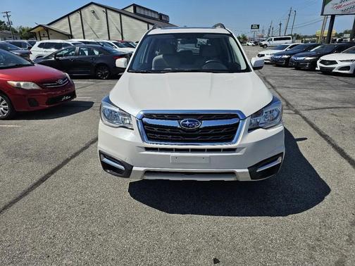 Crystal White Pearl 2018 Subaru Forester 2.5i Premium