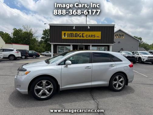 Classic Silver Metallic 2012 Toyota Venza Limited