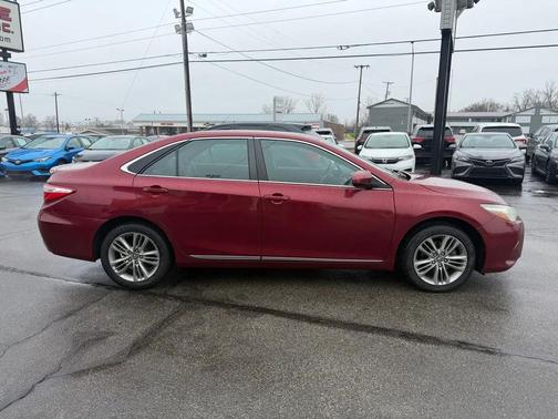 2016 Toyota Camry SE w/Special Edition Pkg