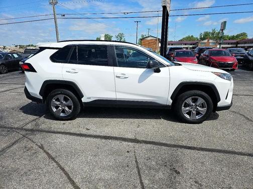 2022 Toyota RAV4 Hybrid LE