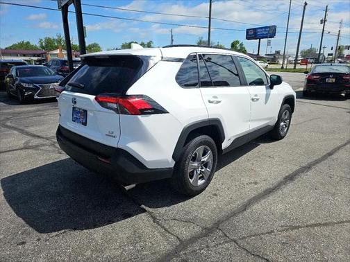 2022 Toyota RAV4 Hybrid LE