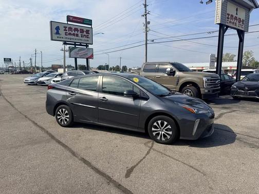 Magnetic Gray Metallic 2019 Toyota Prius LE