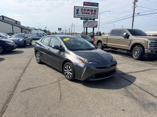 Magnetic Gray Metallic 2019 Toyota Prius LE