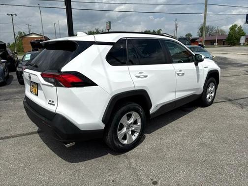 2021 Toyota RAV4 Hybrid XLE
