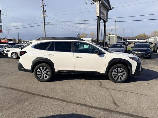 Crystal White Pearl 2023 Subaru Outback Premium