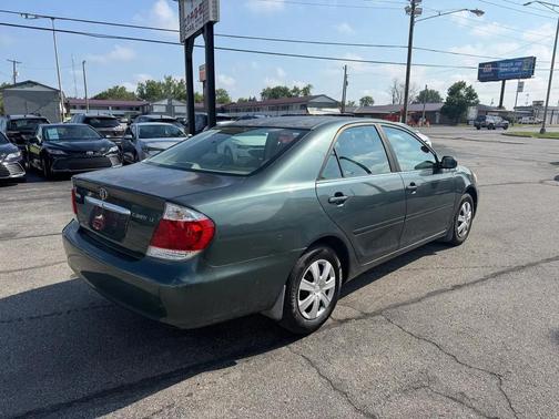 Green 2006 Toyota Camry XLE