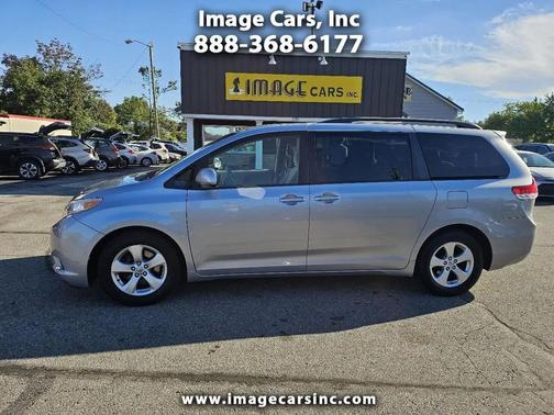 Silver Sky Metallic 2014 Toyota Sienna LE