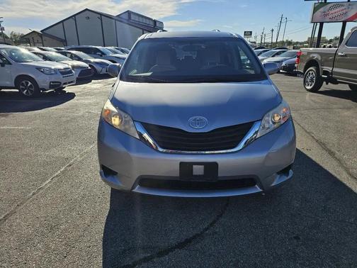 Silver Sky Metallic 2014 Toyota Sienna LE