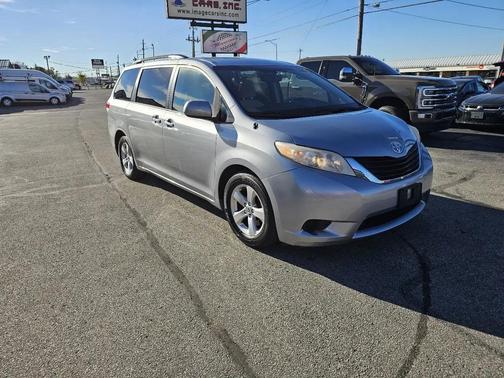 Silver Sky Metallic 2014 Toyota Sienna LE