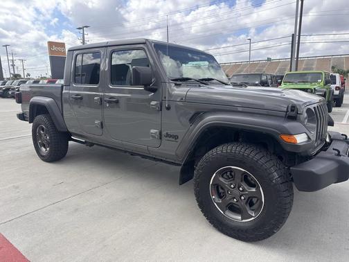 2021 Jeep Gladiator Sport