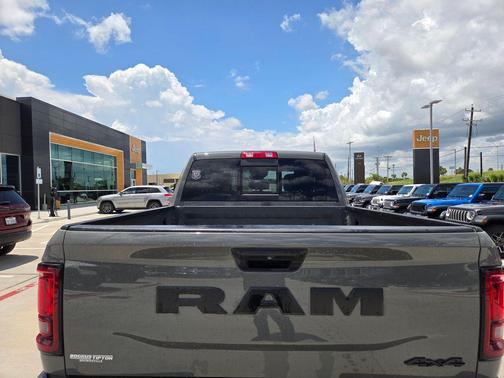 Ceramic Gray Clearcoat 2026 RAM 2500 Tradesman Crew Cab 4x4 6'4' Box
